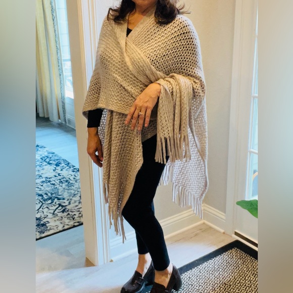 Shawl New with Tag - Picture 1 of 3